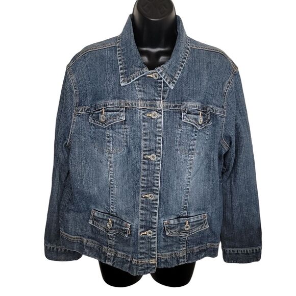 Chico's Platinum stretch denim trucker jean jacket size 2/Medium - Picture 1 of 6